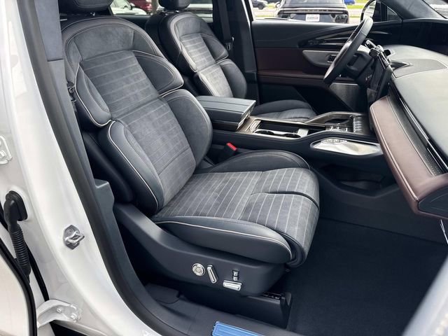 New 2026 Lincoln Nautilus Black Label w/ Jet Appearance Package AWD/4WD image 9