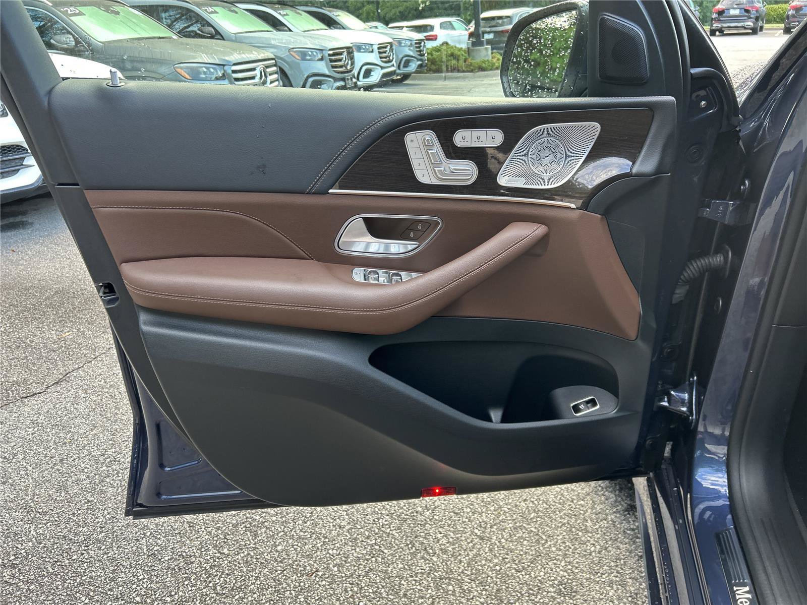 Certified 2025 Mercedes-Benz GLS 450 4MATIC w/ AMG Line Exterior image 18