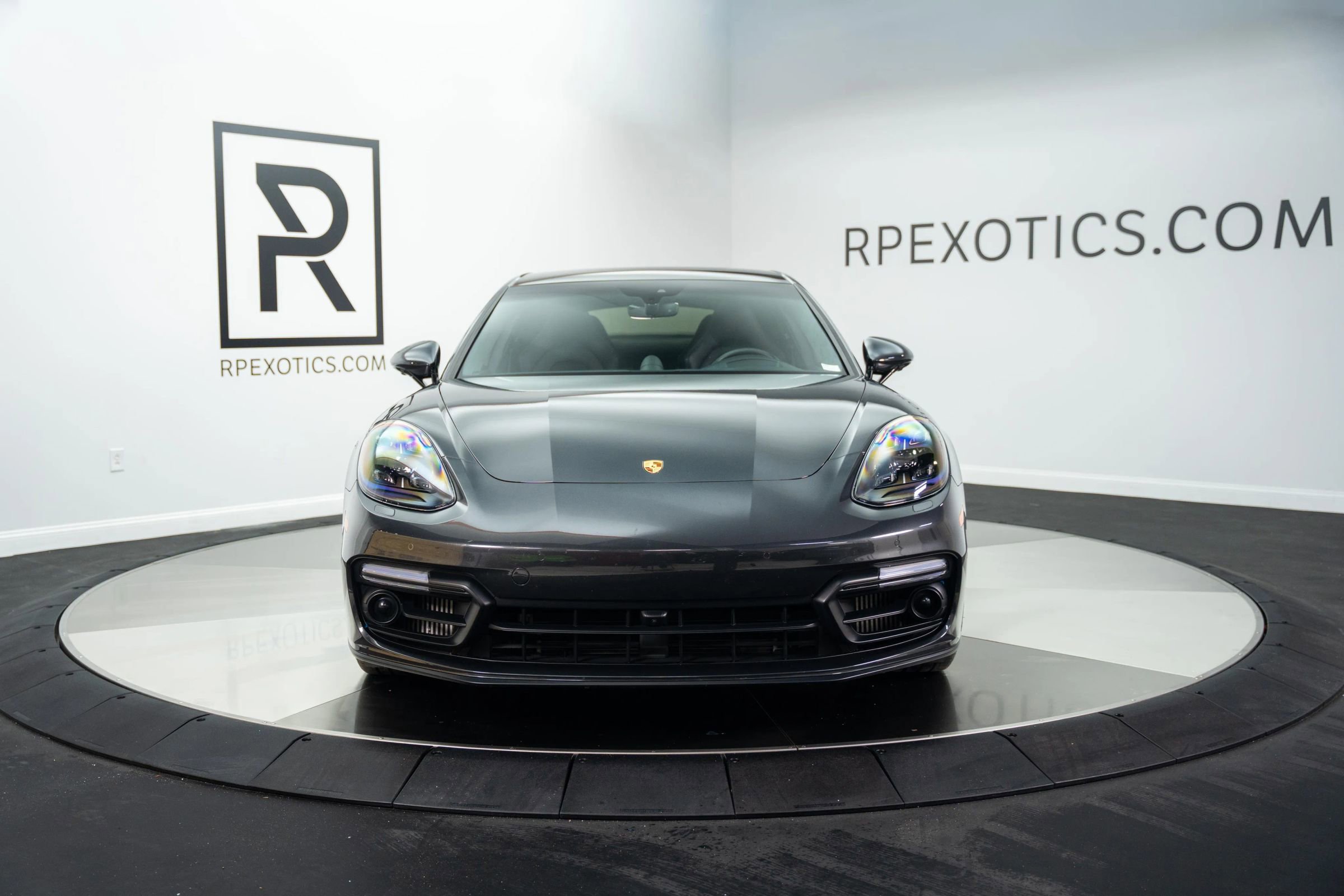 Used 2019 Porsche Panamera GTS image 6