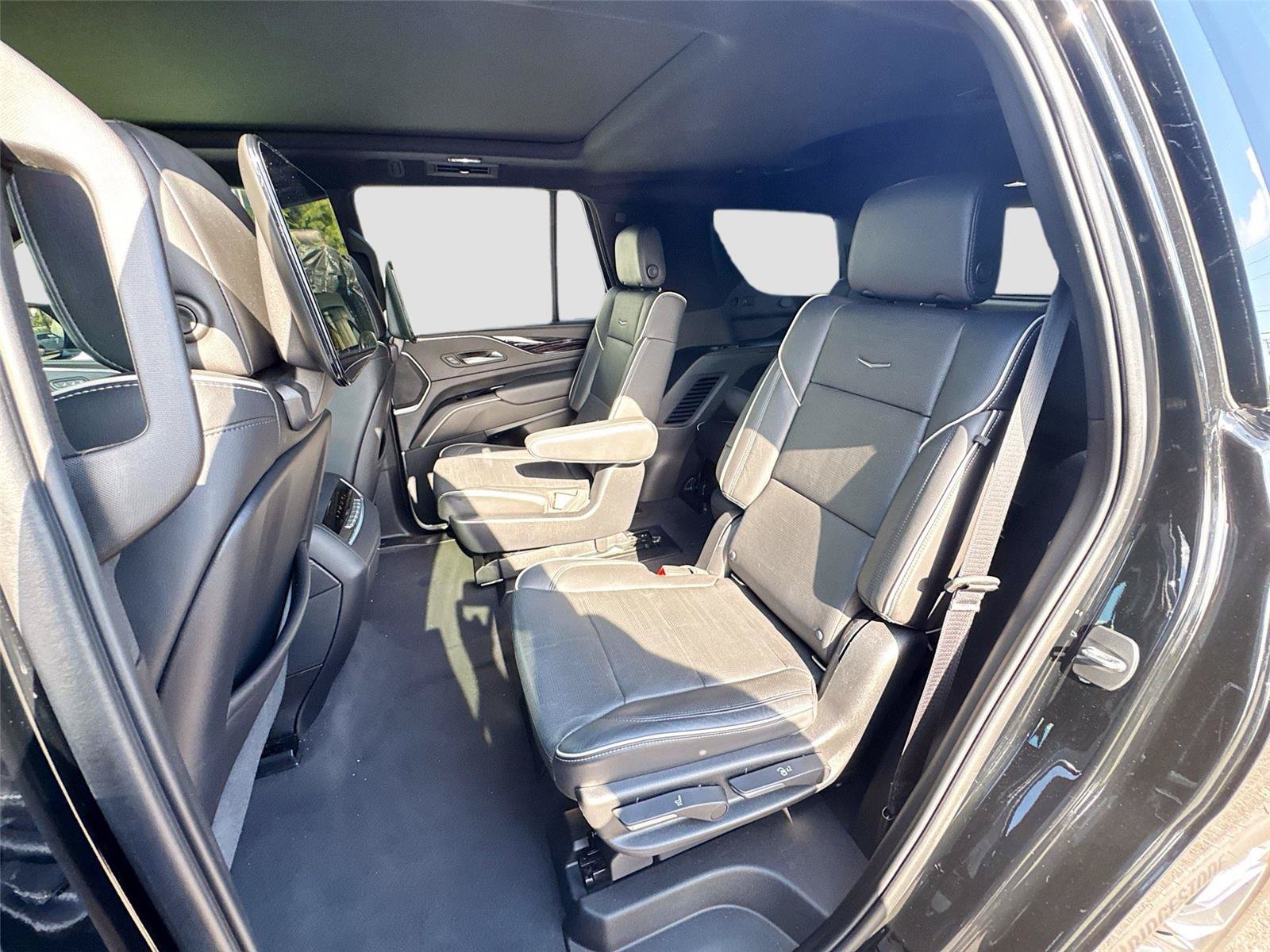 Used 2021 Cadillac Escalade Sport RWD image 15
