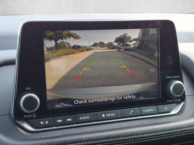 Used 2024 Nissan Rogue S FWD image 13