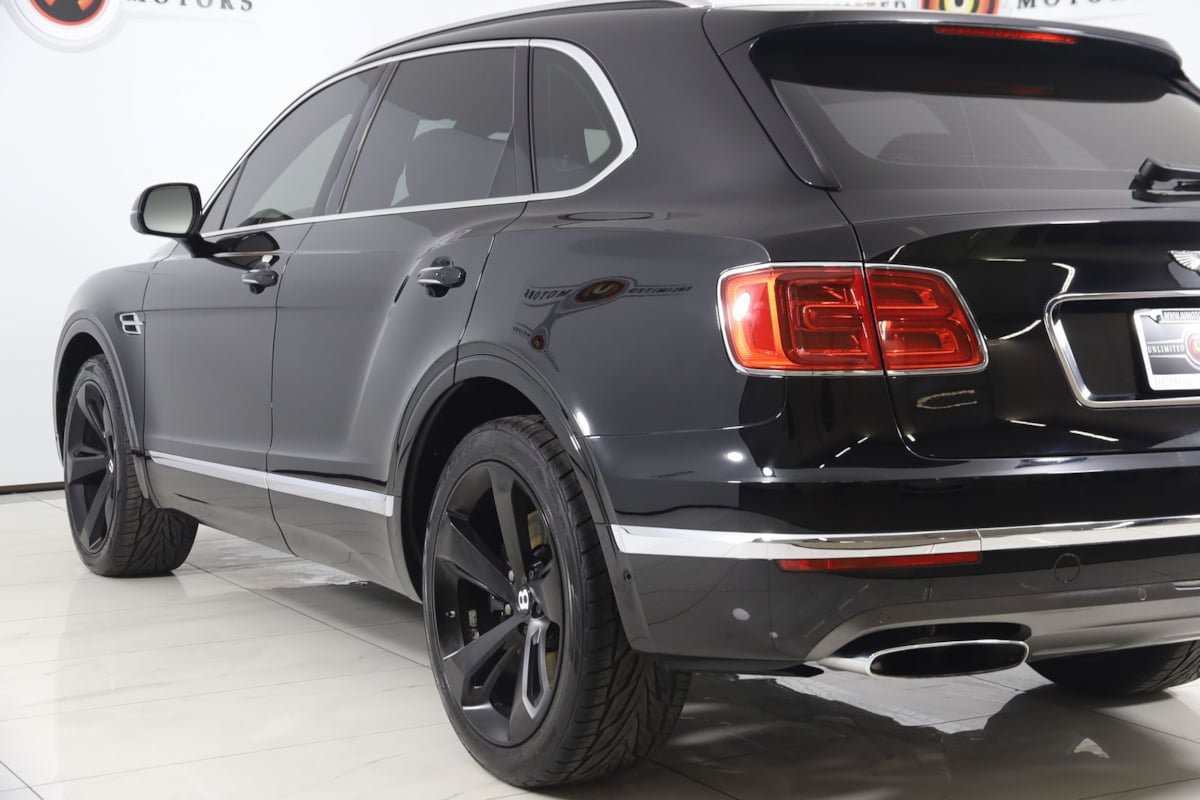 Used 2018 Bentley Bentayga AWD/4WD image 34