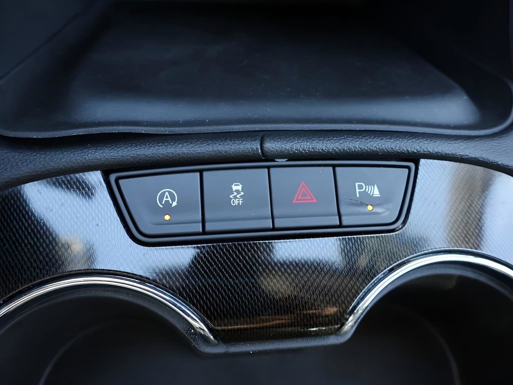 Used 2022 GMC Acadia AT4 image 31