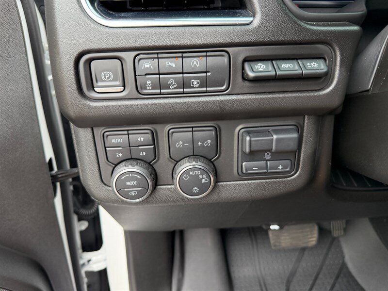 Used 2024 Chevrolet Tahoe High Country AWD/4WD image 36