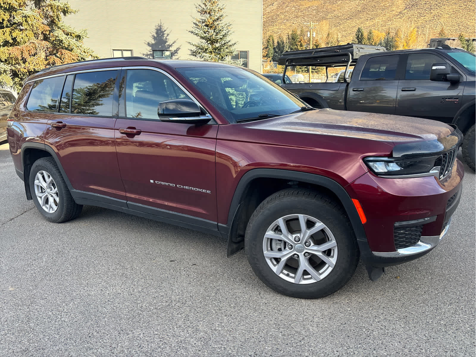 Used 2022 Jeep Grand Cherokee L Limited image 11