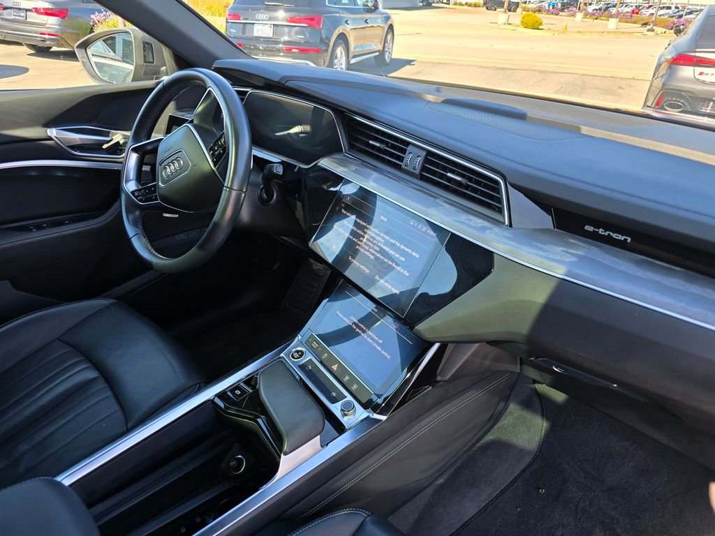 Used 2023 Audi e-tron Premium w/ Convenience Plus Package image 5