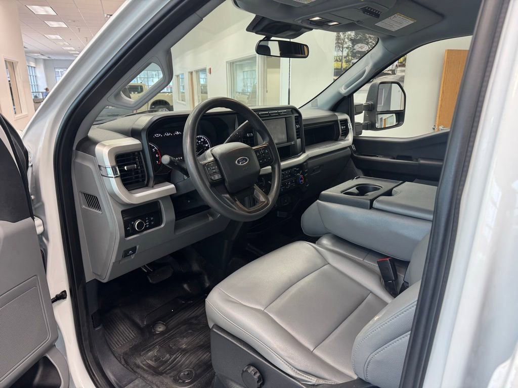 Used 2024 Ford F250 XL image 2