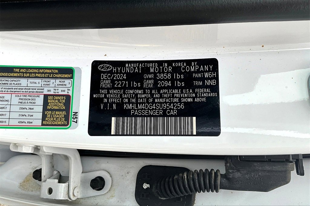 Certified 2025 Hyundai Elantra Sport image 35