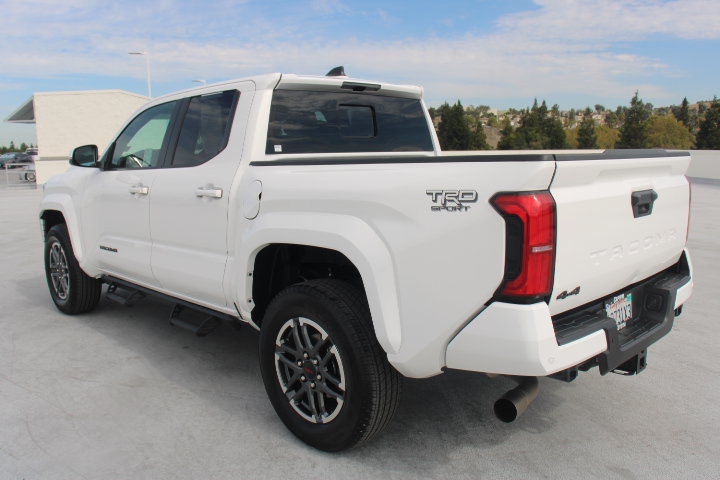 Certified 2024 Toyota Tacoma TRD Sport w/ TRD Sport Upgrade Package AWD/4WD image 6