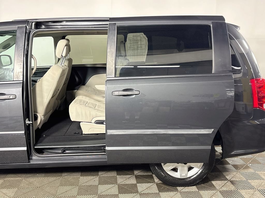 Used 2012 Dodge Grand Caravan American Value Package w/ UConnect Hands-Free Group FWD image 17