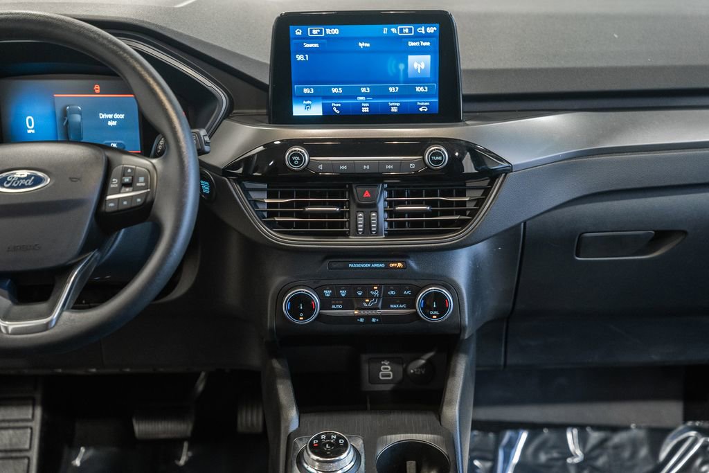 Used 2025 Ford Escape Active AWD/4WD image 25