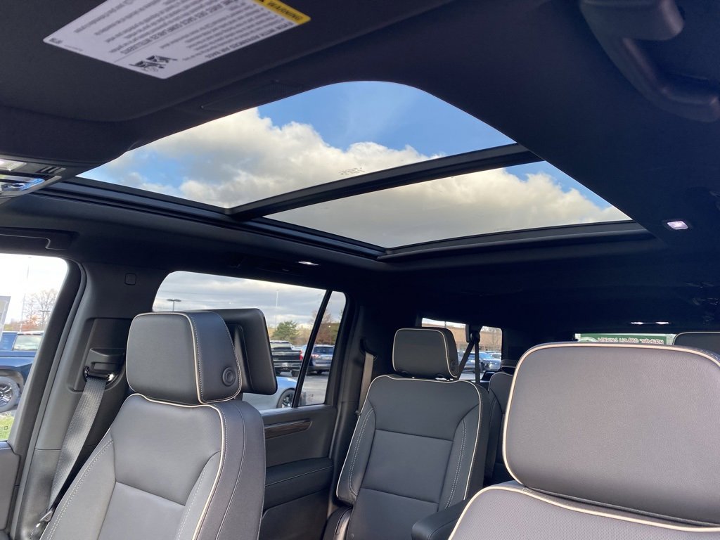 New 2026 Chevrolet Suburban Premier image 14