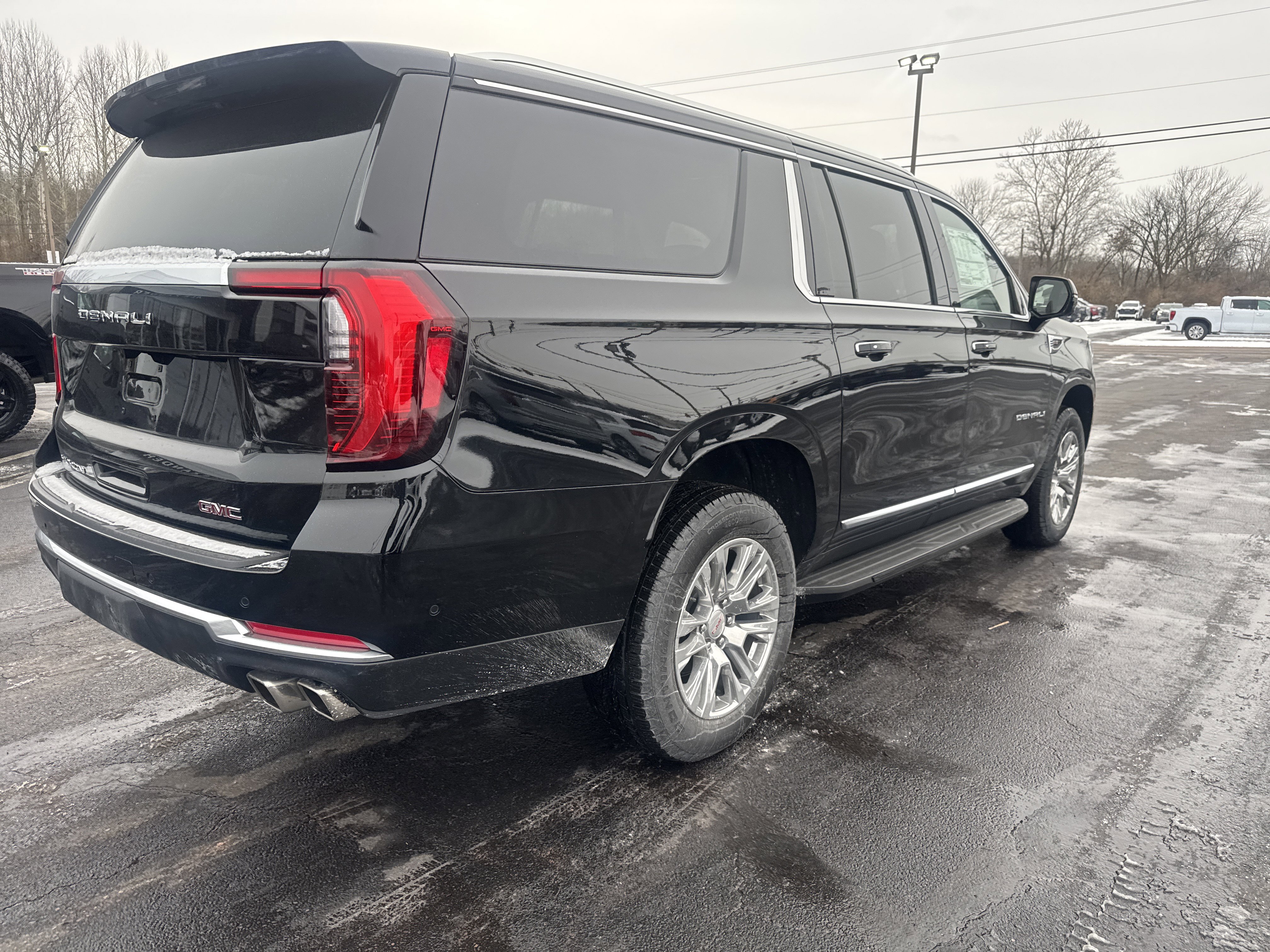New 2026 GMC Yukon XL Denali image 3