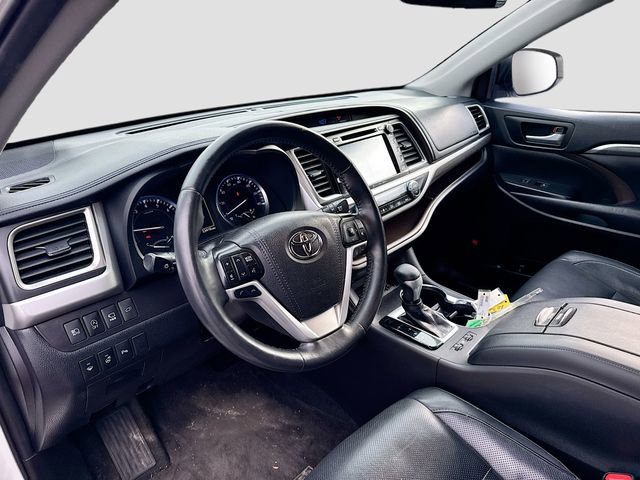 Used 2019 Toyota Highlander Limited Platinum image 10