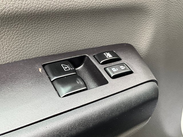 Used 2020 Nissan NV 2500 SV image 15
