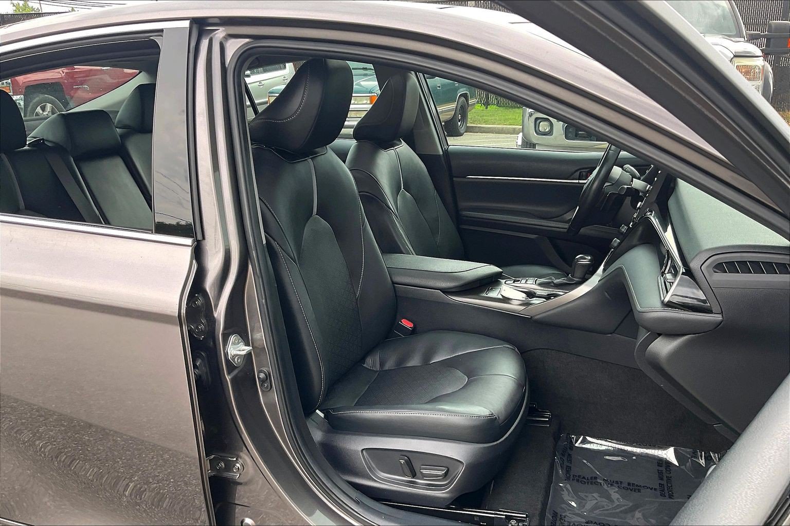 Used 2021 Toyota Camry XSE FWD image 9