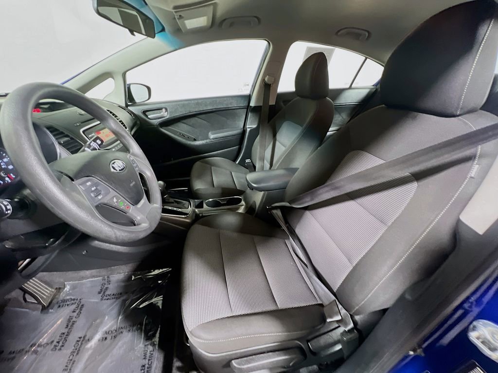 Used 2017 Kia Forte LX image 17