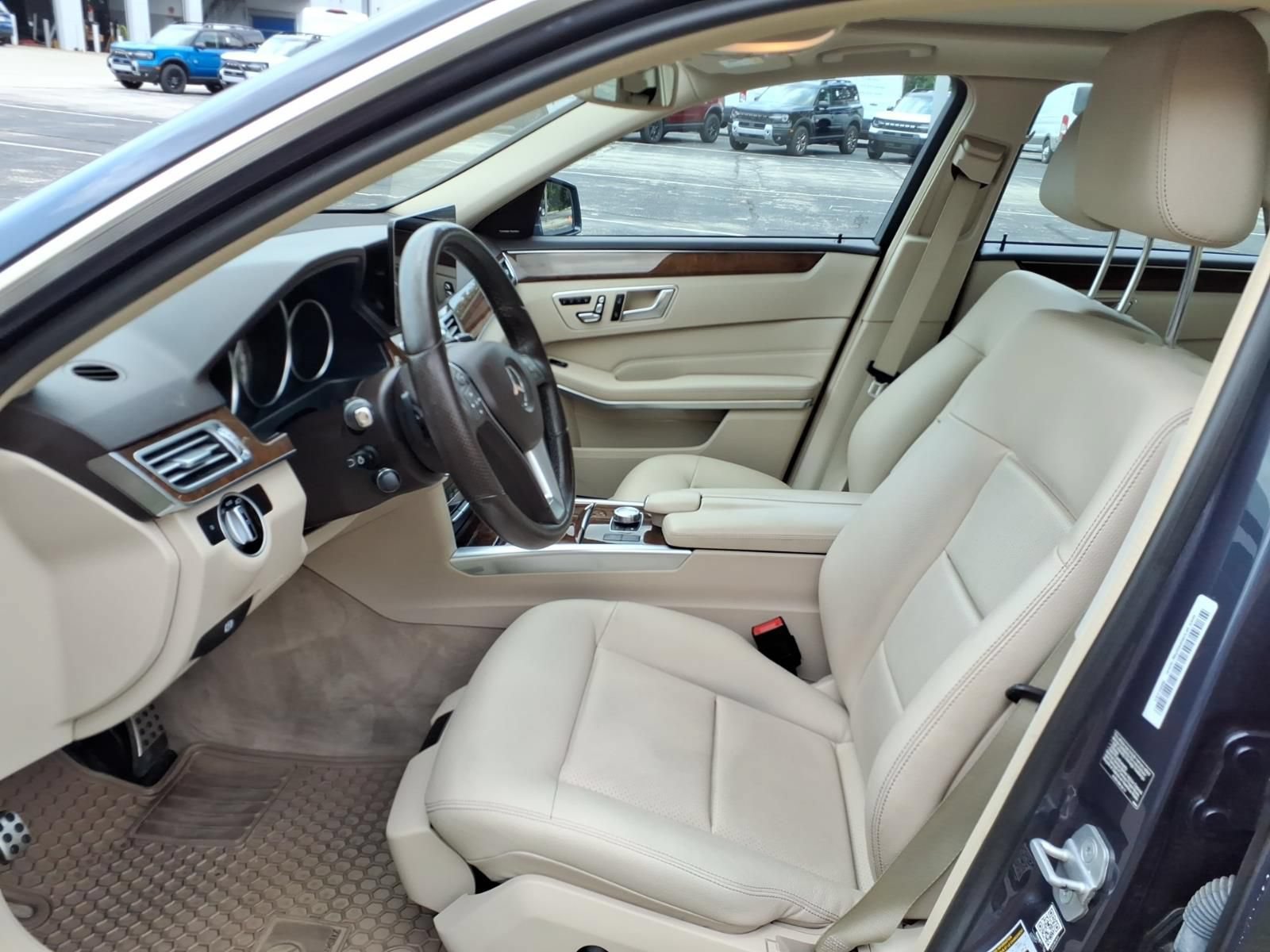 Used 2014 Mercedes-Benz E 350 4MATIC Sedan image 16
