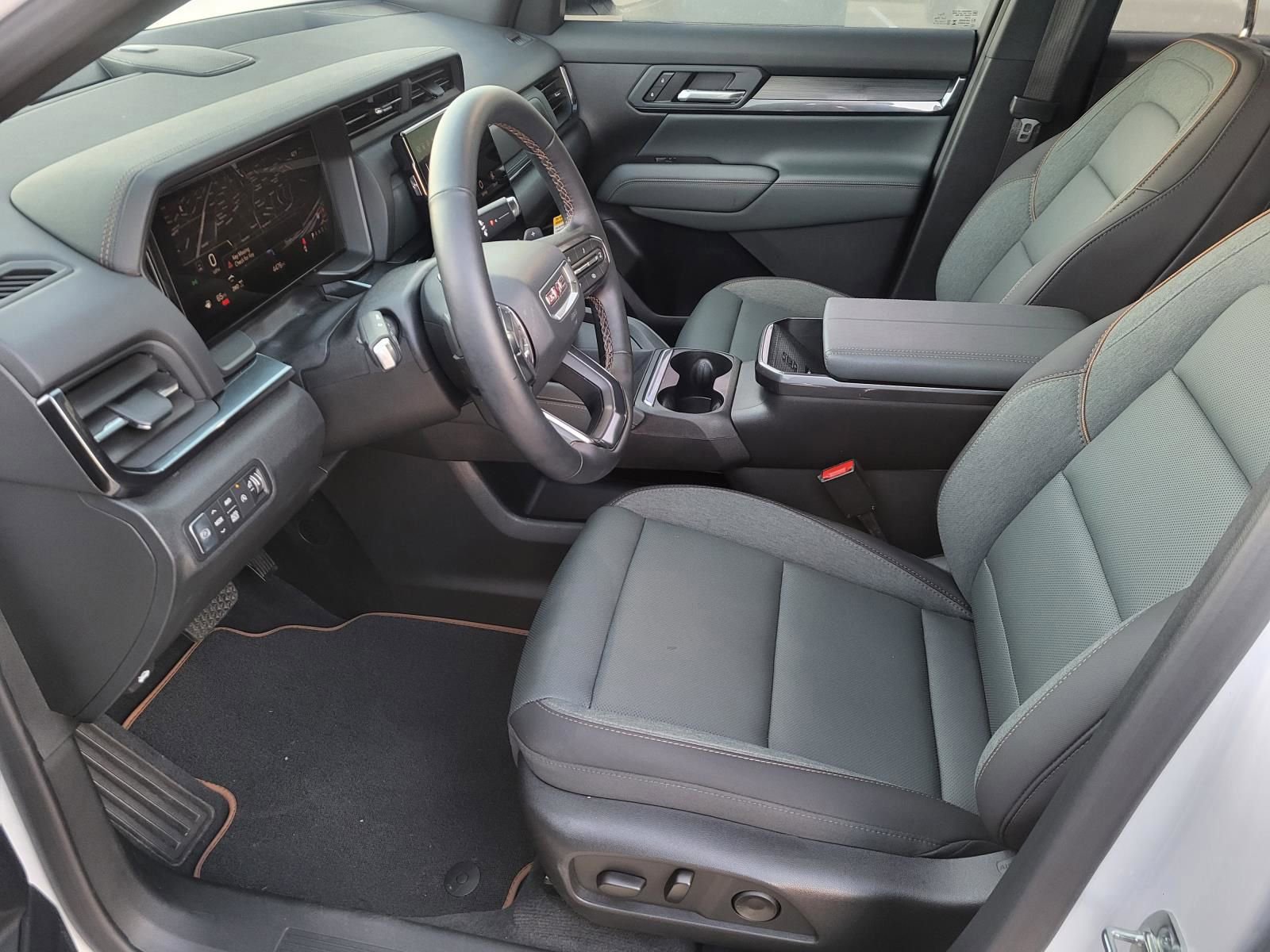 New 2026 GMC Terrain AT4 w/ Technology Package II AWD/4WD image 6