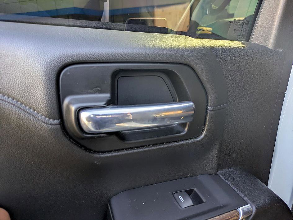 Used 2022 Chevrolet Silverado 1500 High Country w/ Technology Package image 25