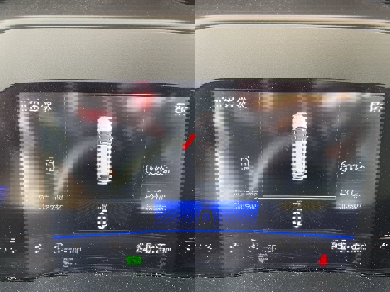 Used 2023 Volkswagen Atlas SE image 11