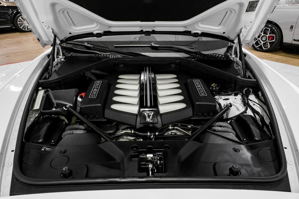 Used 2018 Rolls-Royce Dawn RWD image 52