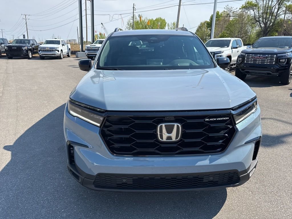 Used 2025 Honda Pilot Black Edition image 8