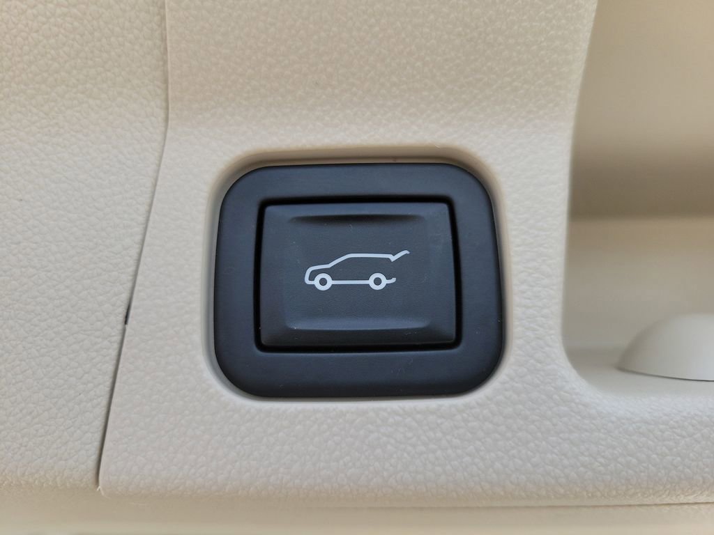 Certified 2023 GMC Acadia Denali AWD/4WD image 9