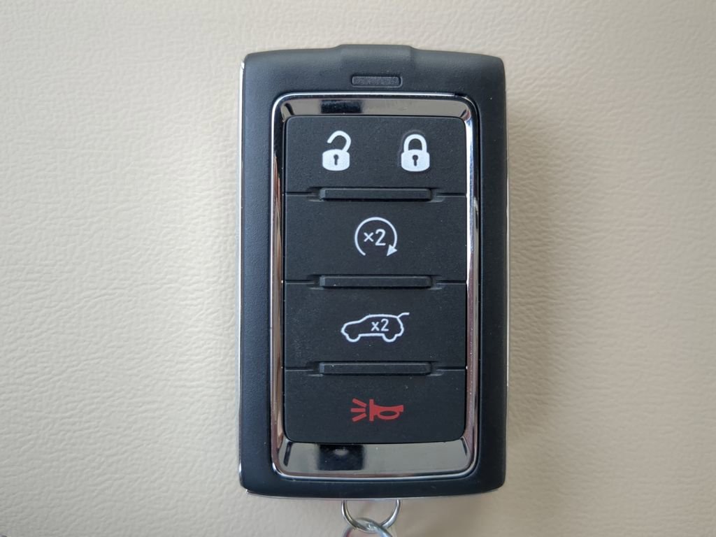 New 2025 Jeep Grand Cherokee Limited w/ Luxury Tech Group II image 28