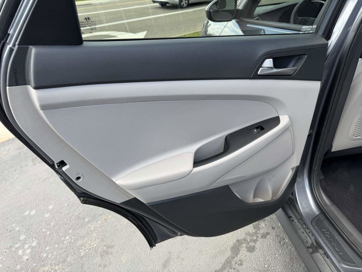 Used 2018 Hyundai Tucson SE AWD/4WD image 14
