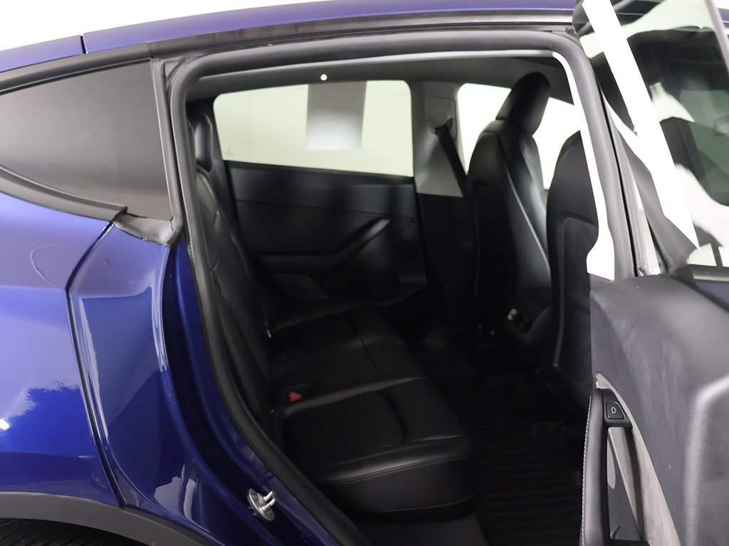 Used 2021 Tesla Model Y Long Range image 32