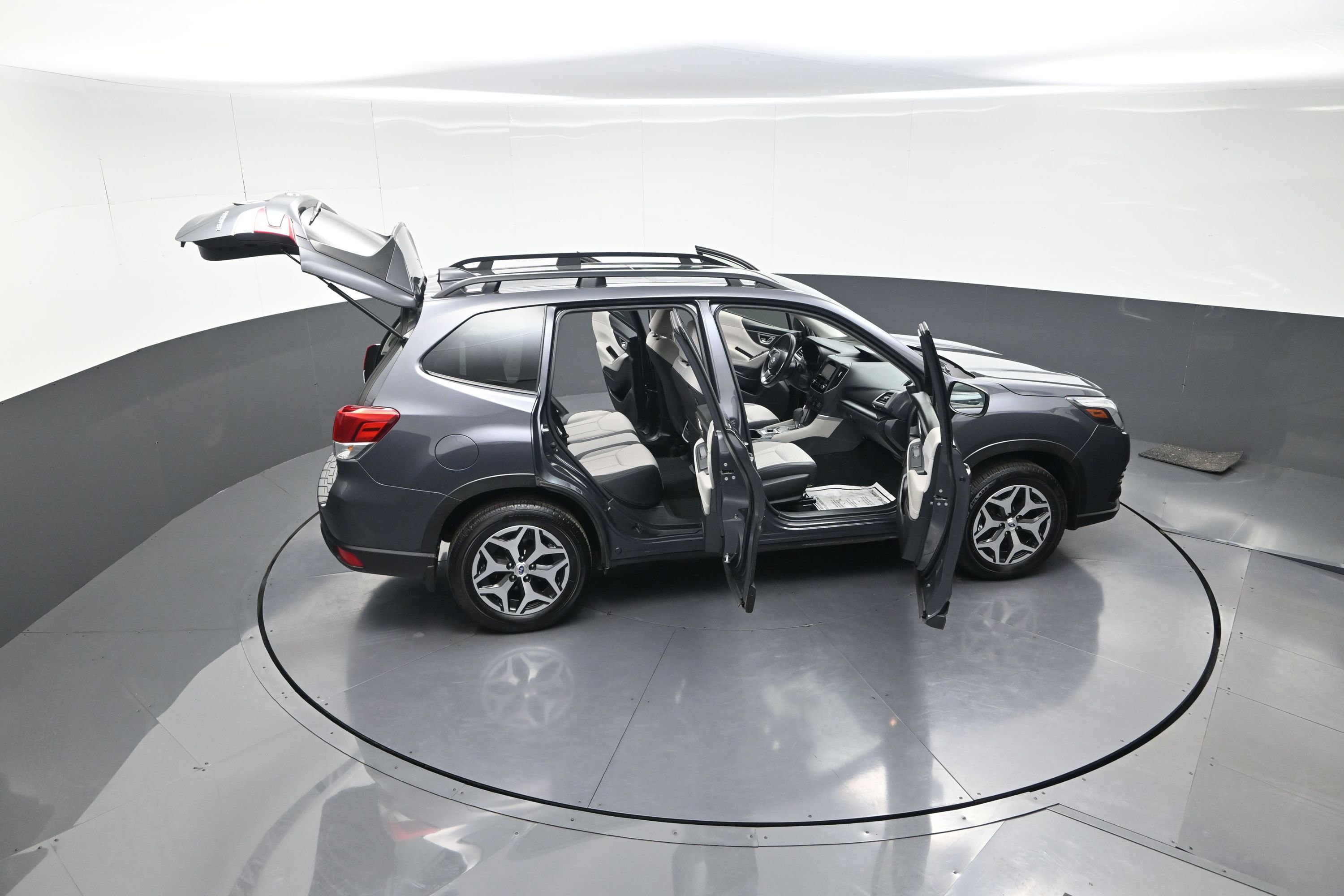 Used 2023 Subaru Forester Premium image 14