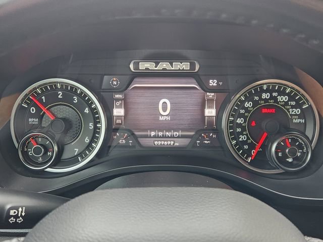 Used 2024 RAM 1500 Laramie AWD/4WD image 7