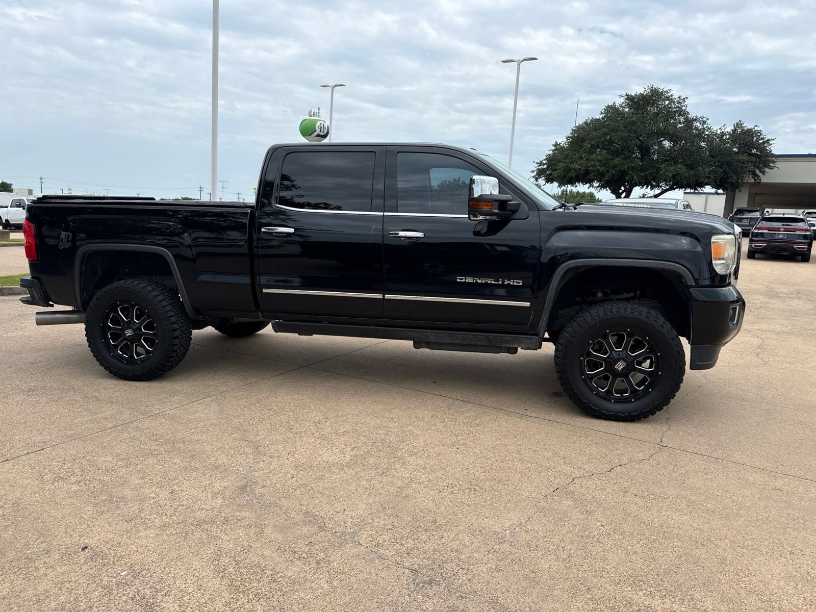 Used 2016 GMC Sierra 2500 Denali w/ Duramax Plus Package AWD/4WD image 8