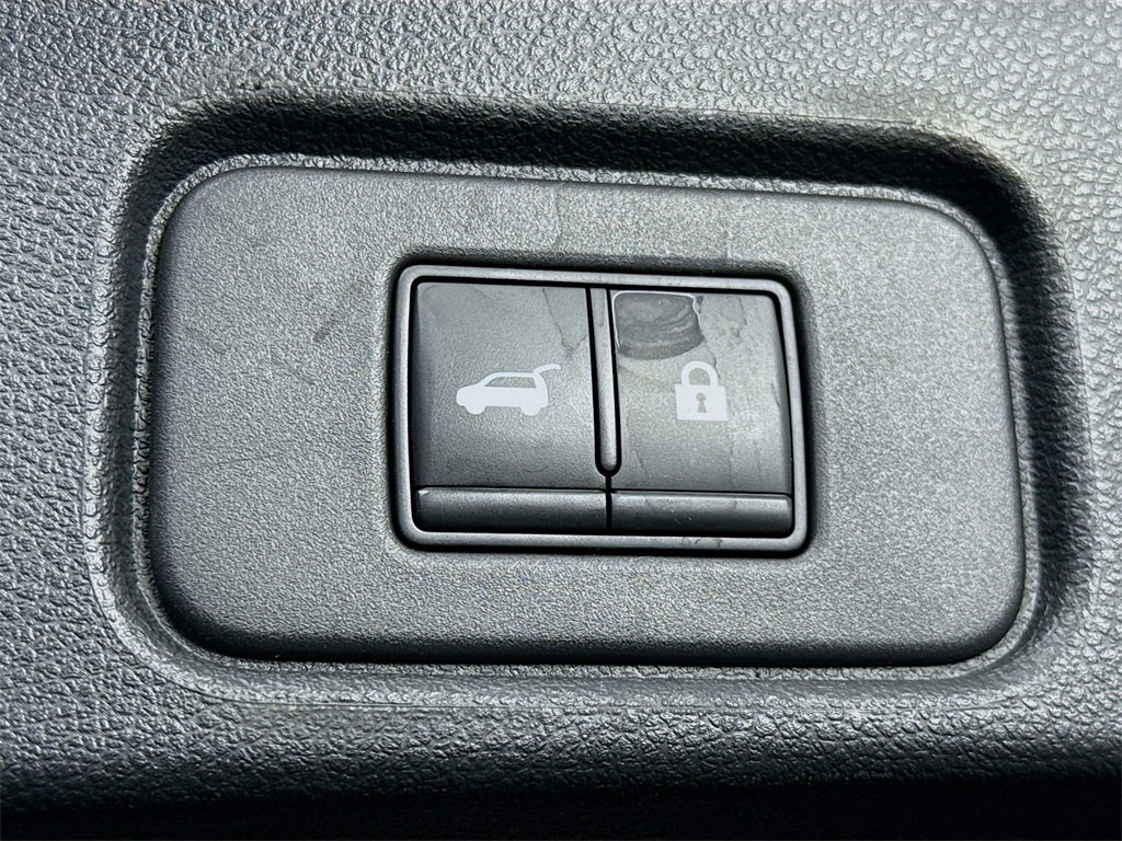 Certified 2022 Nissan Pathfinder SV w/ SV Premium Package image 31