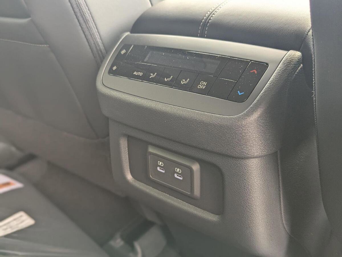 New 2026 Nissan Pathfinder SL AWD/4WD image 18