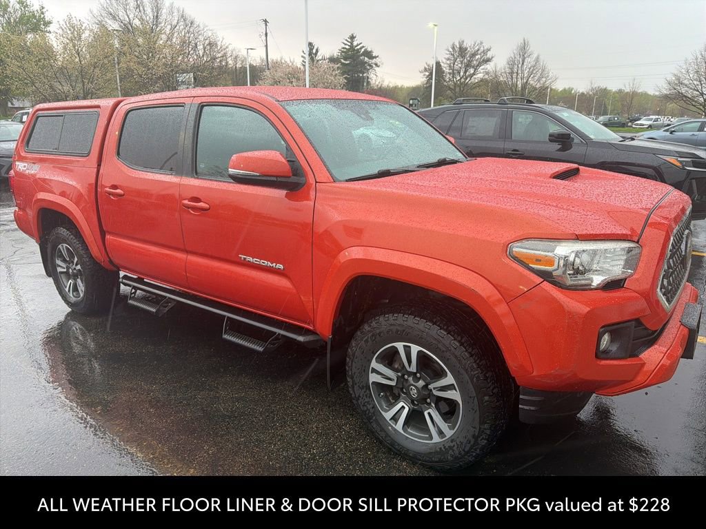 Used 2018 Toyota Tacoma TRD Sport AWD/4WD image 6