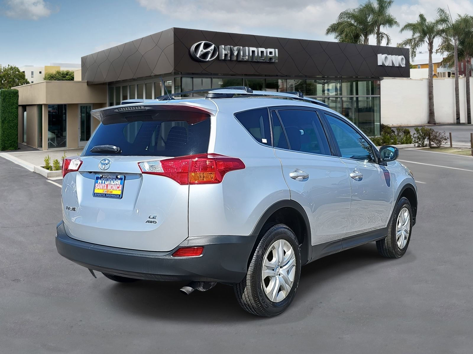 Used 2015 Toyota RAV4 LE image 3