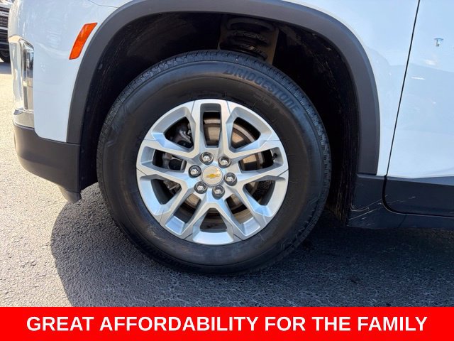 Used 2023 Chevrolet Traverse LS w/ Safety Package FWD image 9