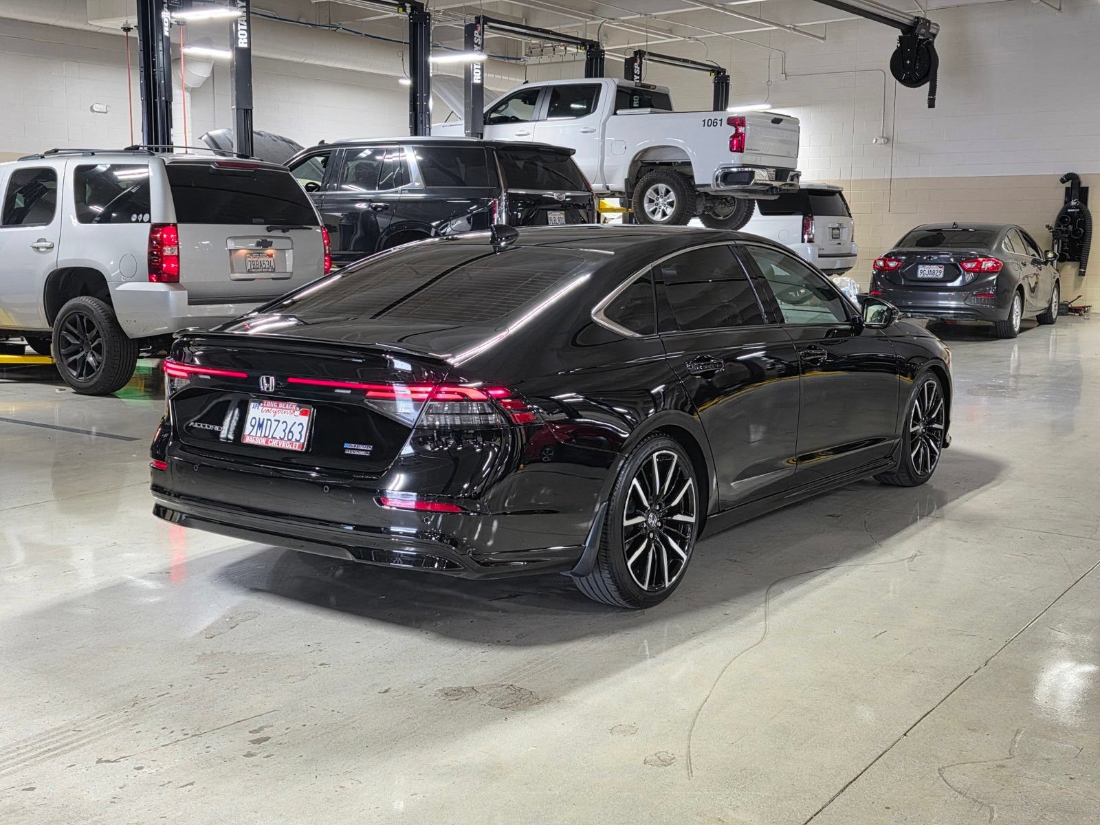 Used 2024 Honda Accord Touring image 7