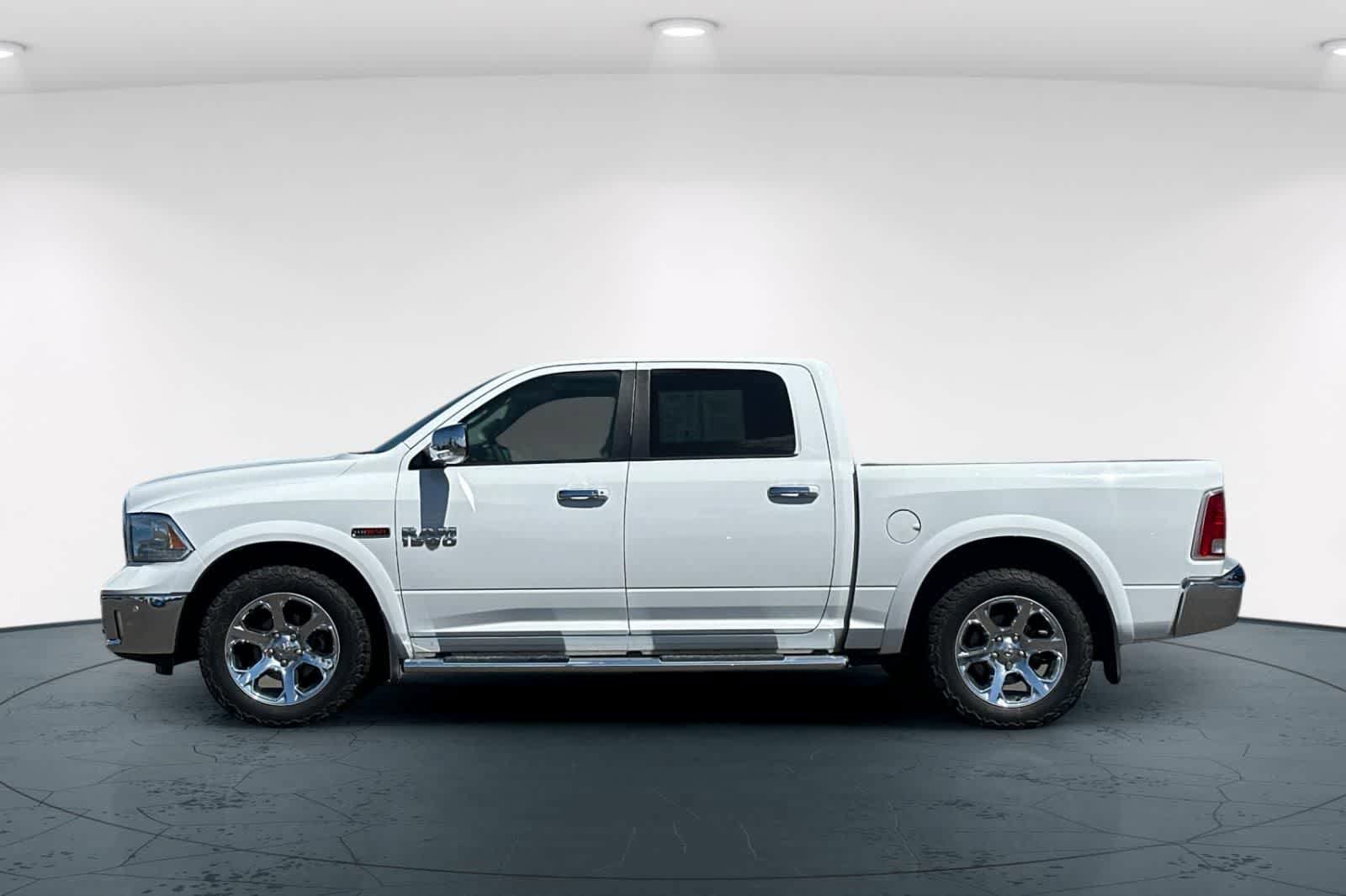 Used 2015 RAM 1500 Laramie w/ Convenience Group AWD/4WD image 9
