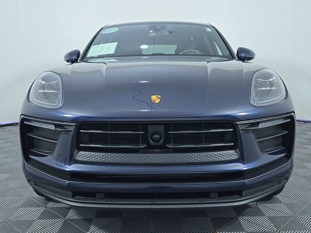Certified 2023 Porsche Macan Turbo AWD/4WD image 10