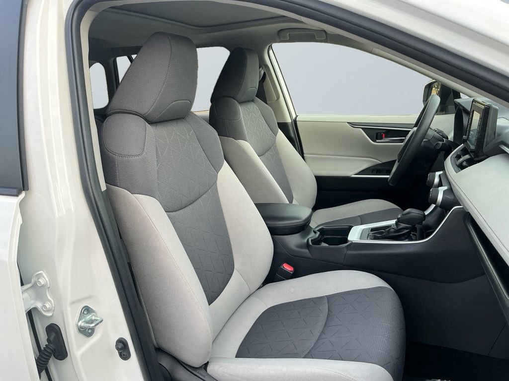 Used 2019 Toyota RAV4 XLE image 16