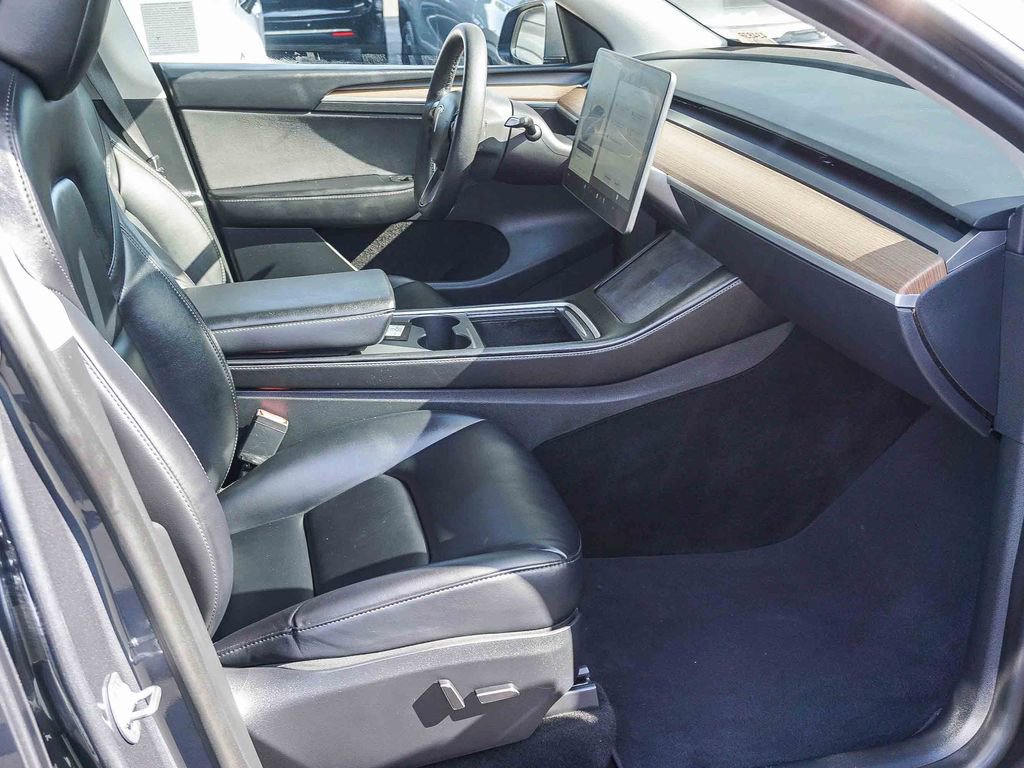 Used 2023 Tesla Model Y Performance AWD/4WD image 13