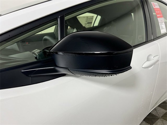 New 2025 Toyota Prius Plug-In Hybrid image 10