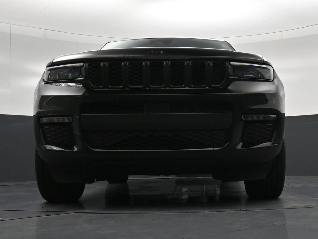 Used 2024 Jeep Grand Cherokee L Limited w/ Black Appearance Package RWD image 31