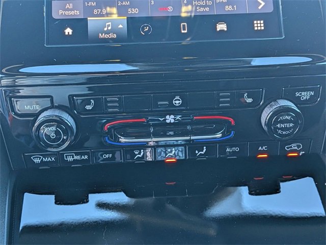 New 2025 Jeep Grand Cherokee Altitude image 23