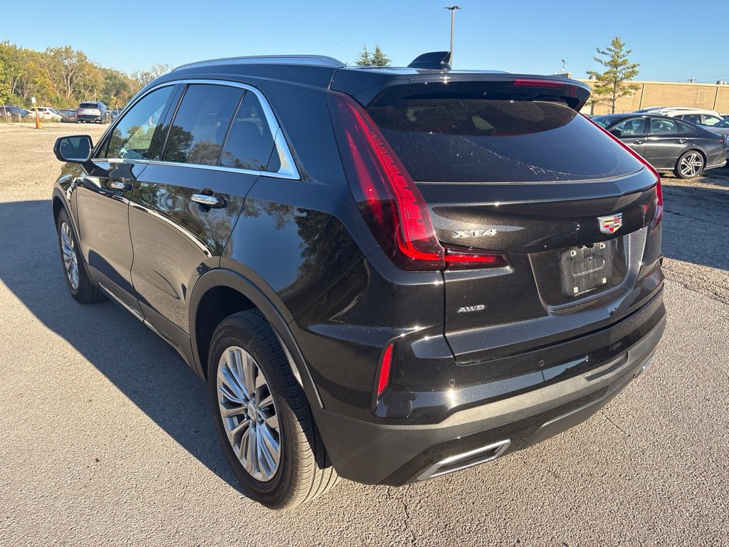 Used 2024 Cadillac XT4 Premium Luxury AWD/4WD image 3