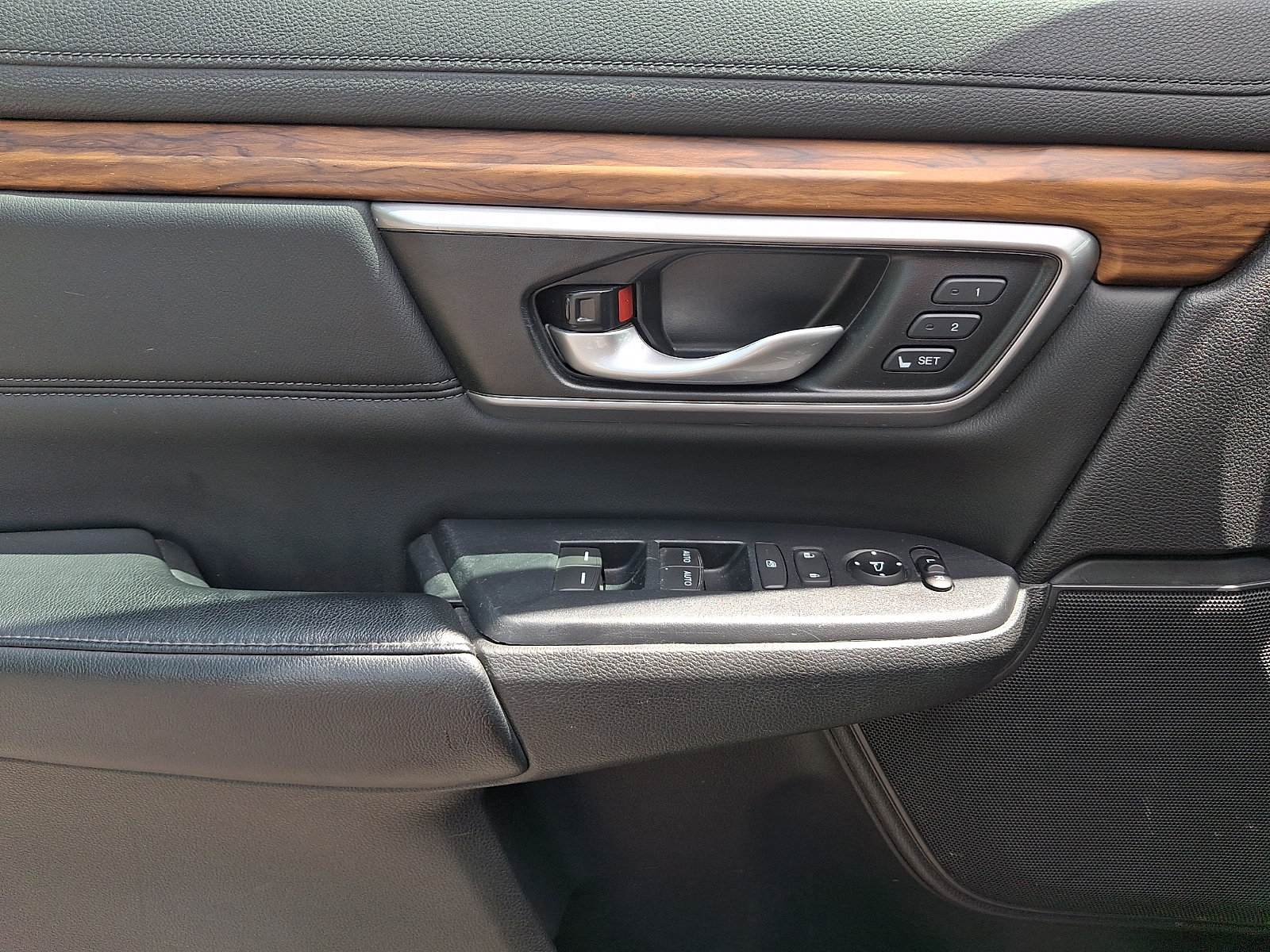 Used 2018 Honda CR-V Touring image 13