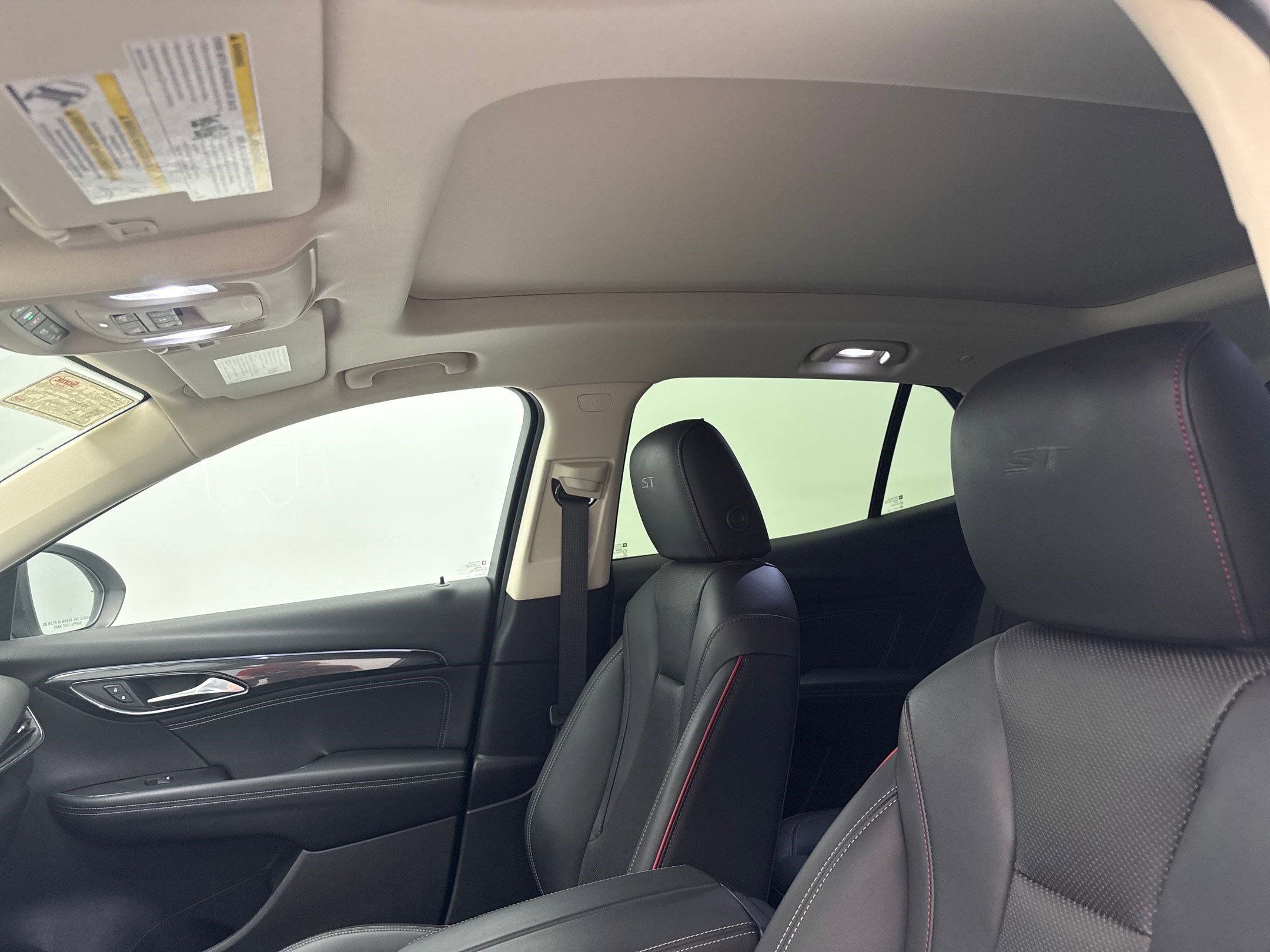 Certified 2022 Buick Envision Essence w/ Sport Touring Package image 31